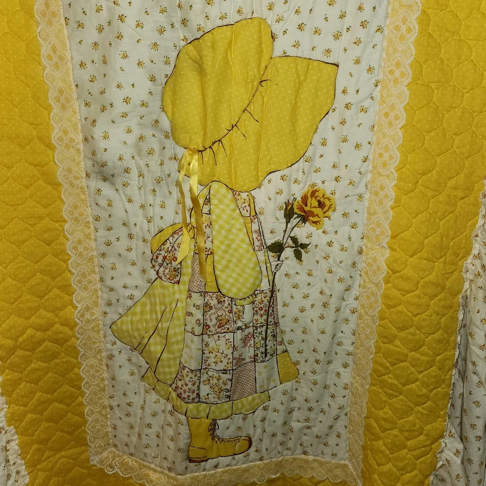 🌼Vintage 1970s Beautiful Yellow Floral Quilt Ruffle Bedspread Twin Holly Hobbie